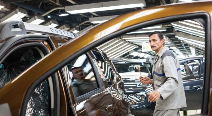 Itt az új elektromos Dacia, már lehet rendelni: fillérekbe került és veri a kínaiakat – mindenkit meglepett az akkumulátora