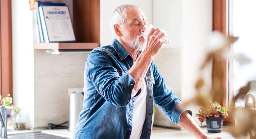 Kiderült, ez a hétköznapi ital meghosszabbíthatja az életed, a kutatók is ledöbbentek az eredményen