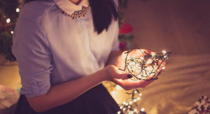 Egyedül a fa mellet