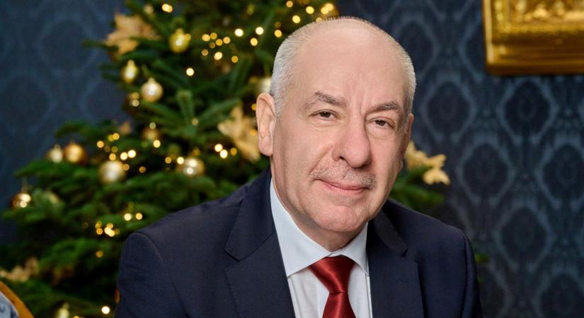 „A féktelen pénzköltés, a szociális érzéketlenség állandó kritikusa voltam” – Nem fél többé, kész kitálalni Sulyok Tamás volt kommunikációs igazgatója