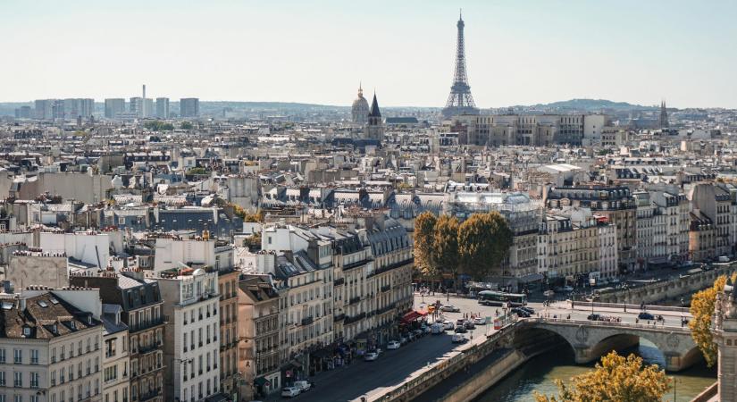 Késelés a párizsi metrón