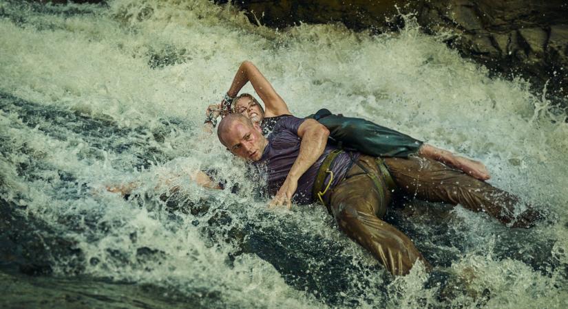 Hamarosan a Netflixen: Végre előzetest kapott a Csúcsragadozó című túlélőthriller Charlize Theron és Taron Egerton főszereplésével