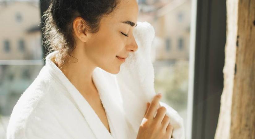Fiatalítja a bőrt, tisztít és fertőtlenít: csak ezt használd a tusfürdő helyett