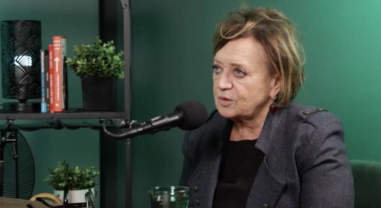 Csákányi Eszter: „Művészetté alakítom a lelki jelenségeket”