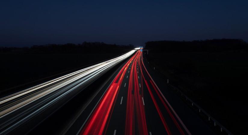 Hatalmas káosz és tömegbaleset az autópályán – áldozat is van, rengeteg a sérült