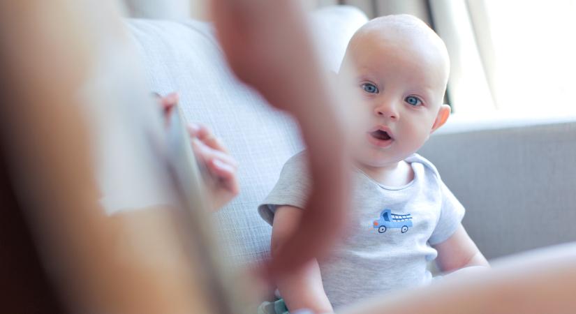 Mit ad a közös éneklés a gyereknek és a szülőnek? Többet, mint gondolnád – ez a Ringató-módszer titka