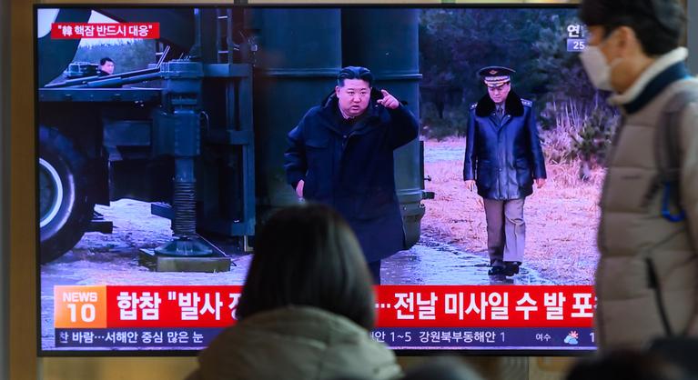 Vészjósló jel, Kim Dzsongun parancsára felgyorsul a fegyvergyártás Észak-Koreában