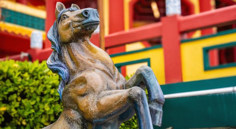 Kínai horoszkóp 2026-ra: A Ló éve drámai változásokat ígér