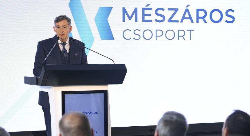 A Mészáros Csoport szerint súlyosan jogsértő volt, amikor Hadházy Ákos közzétette a cég díjazottainak névsorát