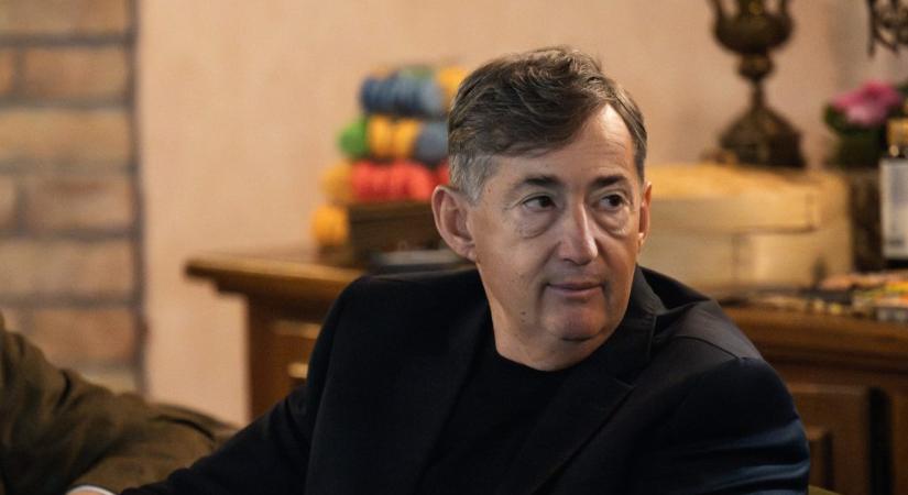 „Hergelés, gyűlöletkeltés” – reagáltak Mészáros Lőrincék miután Hadházy közzétette karácsonyi jutalmazottjaik listáját