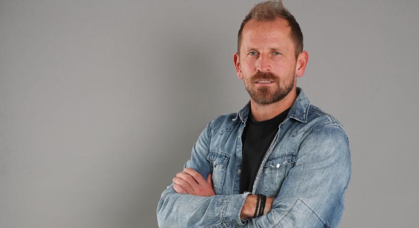 „Előnyösebb kép alakul ki rólam” - Torghelle Sándor a családja mellett Demjén Ferenccel szilveszterezik