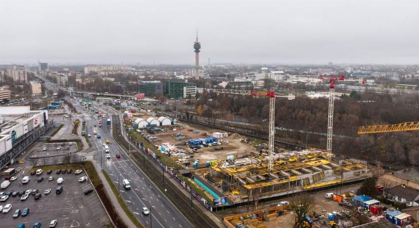 Gigantikus lakópark épül Budapest egyik rozsdaövezetében: még kész sincs, de a lakások fele elkelt