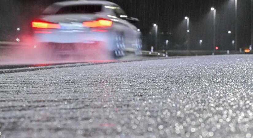 Fekete jég az utakon, hó a láthatáron — rendkívüli tél küszöbén állunk