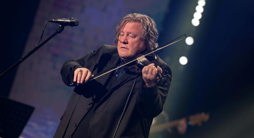 Így vette át Szarka Tamás a Petőfi Zenei Díj Életműdíjat – újra látható a gálaműsor