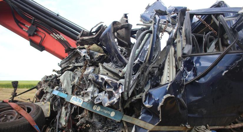 Halálos baleset volt a 3-as főúton  helyszíni fotók