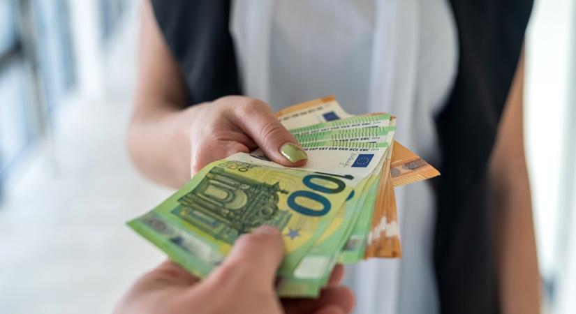 Kiderült, mennyi lesz a minimálbér 2026-ban