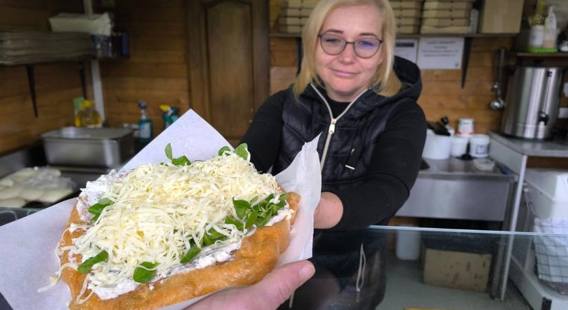 Kedvenc lángosok külföldön: meg fogsz lepődni ezeken az ízeken