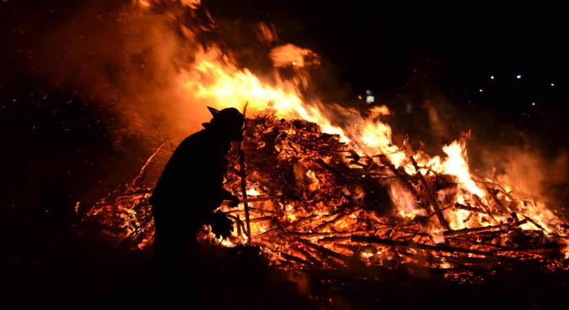 Több száz alkalommal hívták a tűzoltókat karácsonykor