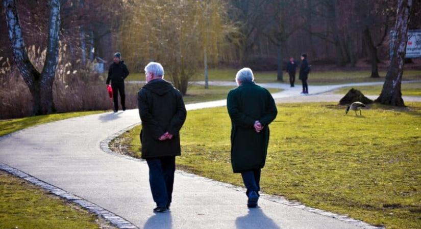Már a nyugdíjkorhatár emeléséről beszélnek Európában – nagyon fog fájni, ha ezt megcsinálják