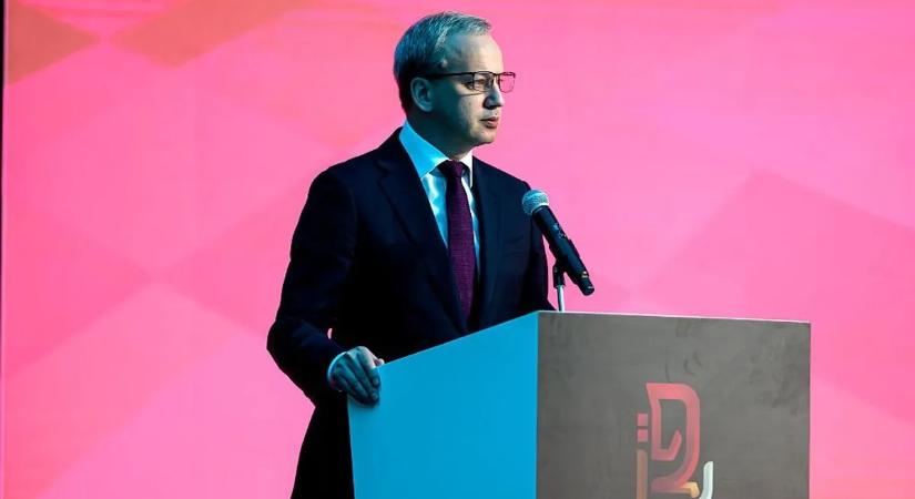 FIDE-elnök: még nincs végleges döntés az orosz zászló és himnusz újbóli használata ügyében