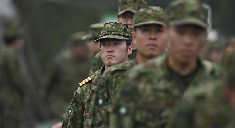 Japán rekordméretű védelmi költségvetést hagyott jóvá 2026-ra