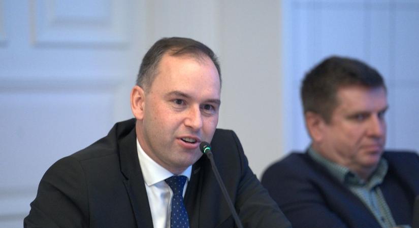 Dr. Barcza Attila: A fejlődés nem áll meg. A kritikus években is az építkezést választottuk.