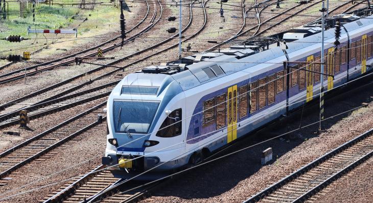 200 emberrel a szerelvényen gázolt el egy nőt egy vonat Vácon – szörnyű hírt kaptunk a mentőktől