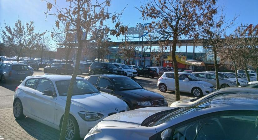 Az ajándékutalványosok, a cserések meg a simák - Bolti körkép karácsony után