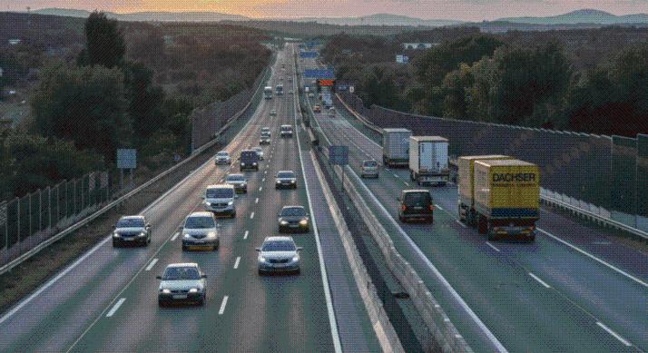 Autósok figyelem – Rendszerátállás miatt korlátozottan vásárolható az e-matrica újévkor