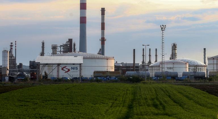 Szerb szakértő: egyre nagyobb esély van arra, hogy a Mol fogja megvásárolni a NIS orosz résztulajdonát