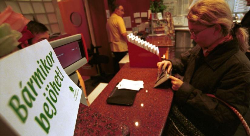 Meglepetés: 35 méter magas torony húszezresekből, ha nyersz