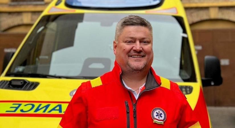 Na szia, mentő! Ő hallotta először ezt a mondatot, most megismerhetik!