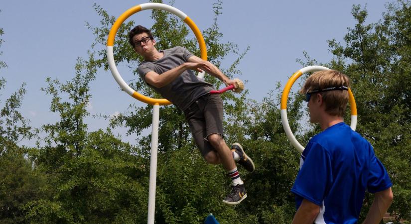 Már az HBO Maxon: A Deadpool & Rozsomák rendezőjének korábbi vígjátéka megérkezett a platform katalógusába