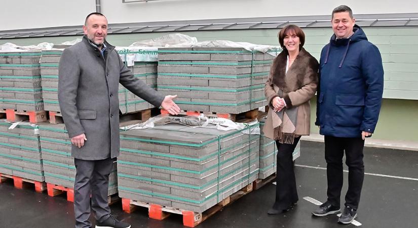 Térkő burkolatot kap a Bersek-iskola belső udvara