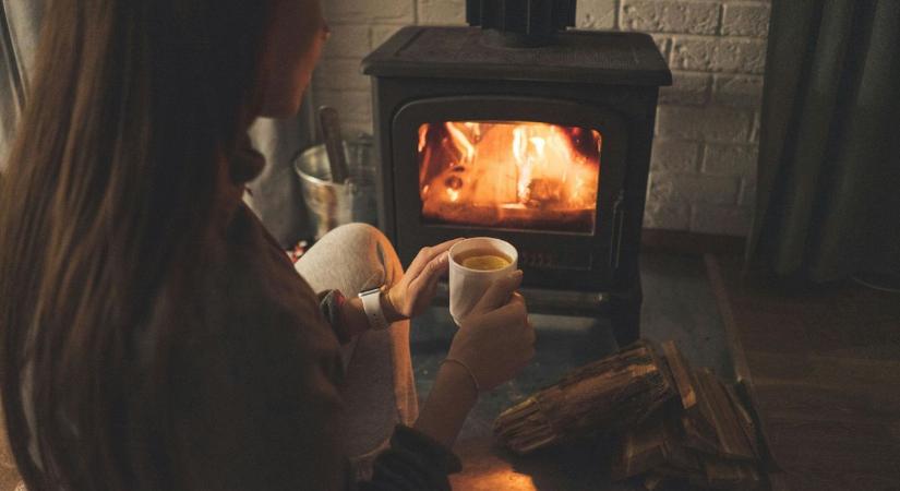 Felhőfoszlányok és szélcsapások – Dunaújváros holnapi időjárása