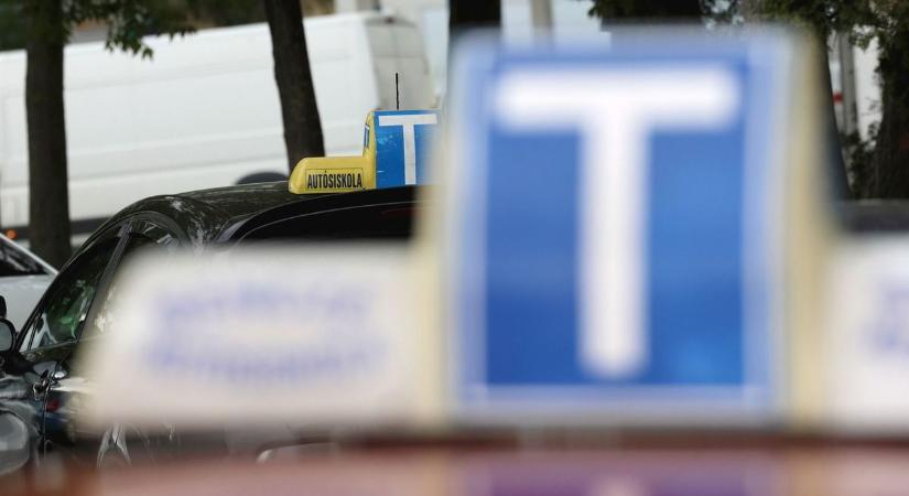 Pár nap múlva életbe lép a változás, minden B kategóriás jogosítvánnyal vezető sofőrt érint