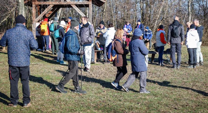 Óévbúcsúztató zsírégető túra Szekszárdon: úgy százan tettek az egészségükért (galéria)