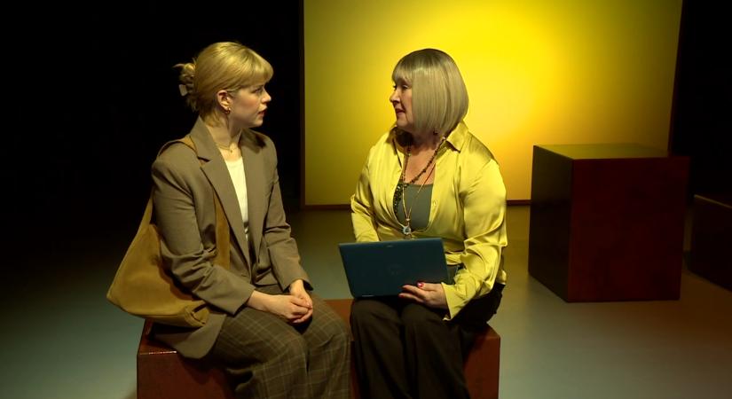 Nagymama hordta ki lánya gyermekét – színpadra került a döbbenetes igaz történet