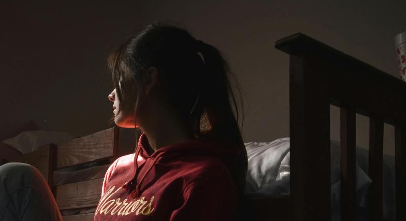 "Mit tegyek? Mióta megtudtam, hogy anyámnak viszonya van, nem áll velem szóba!"