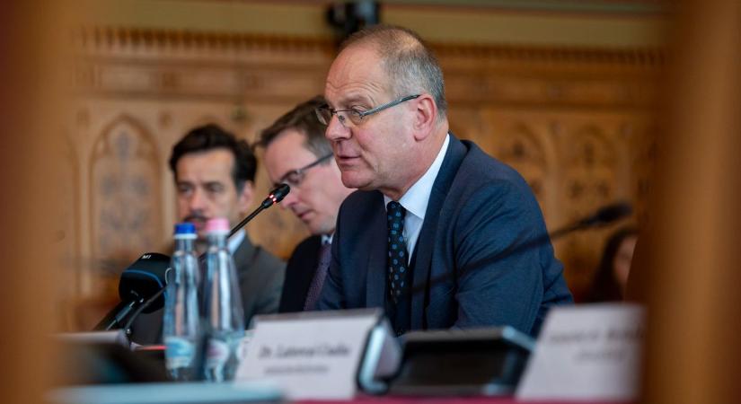 A kormány finomhangolná az önkormányzatok működését