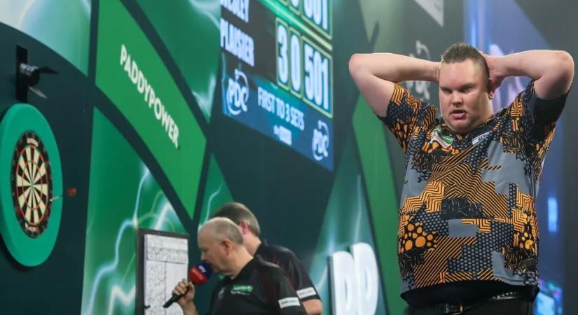 Drámai körülmények között bukott el a darts-vb megalázott meglepetésembere