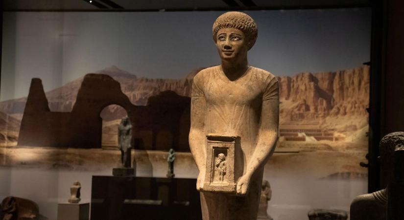 Idegen feliratot találtak az egyiptomi piramisoknál, ez az 1 szó átírja az egész történelmet