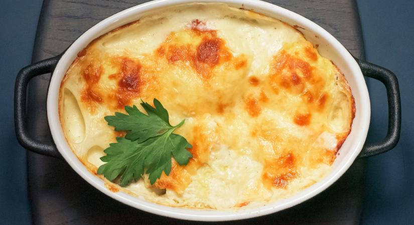 A tökéletes rakott krumpli titka: cseréljük ki az egyik összetevőt!