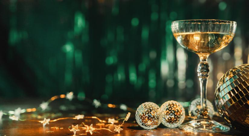 Többszázezres luxusbulikon szilveszterezik a magyar elit: ki tudja ezt megfizetni?