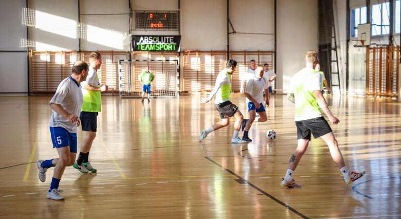 Fenyő Kupa: döntetlen a nap rangadóján; veretlen a két címvédő (tabellákkal)