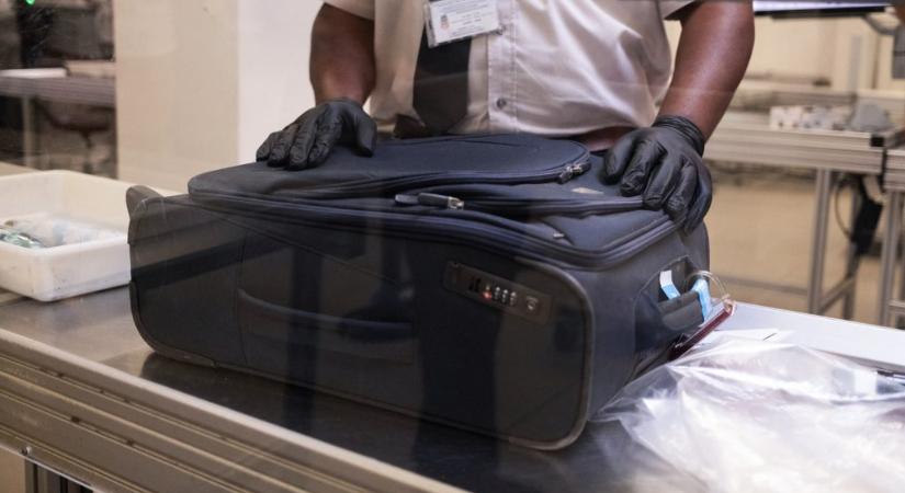 Teának álcázott metamfetaminnal próbált átjutni a reptéri ellenőrzésen egy nő Sydney-ben