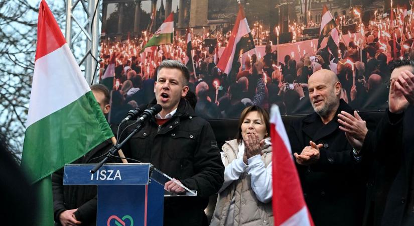 Listába szedték a sokkoló történeteket: „Péter, te terhesen lökted az ajtóhoz a feleségedet!”