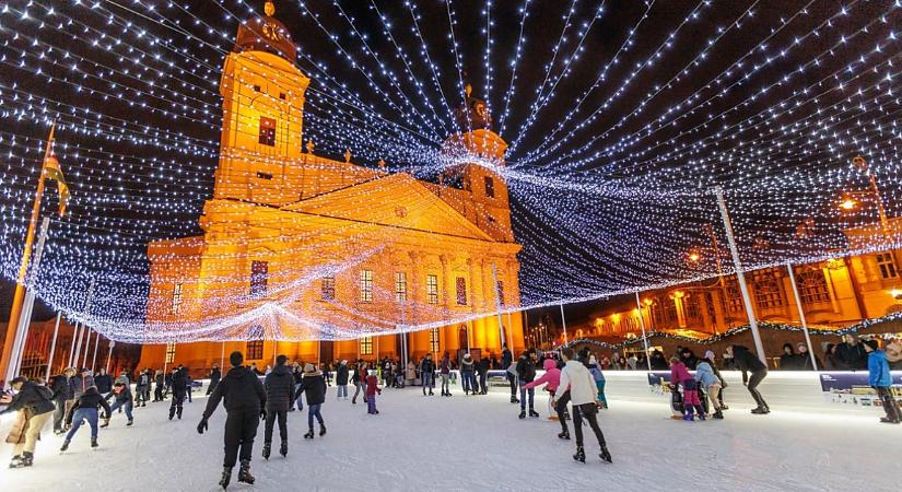 Jó hír a korisoknak! Tovább tart nyitva a jégpálya a tervezettnél
