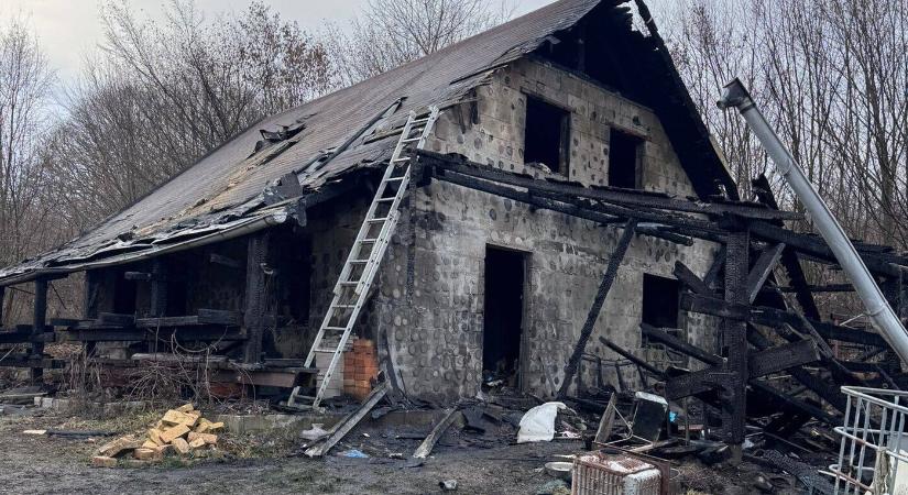 Saját házában égett halálra karácsony másnapján egy ember (FOTÓK)