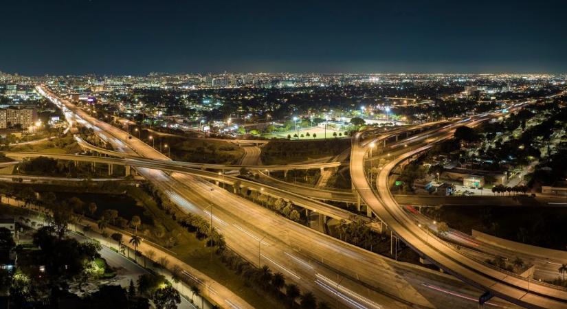 Kritikus állapotban van egy rendőr – segítségnyújtás közben gázolták el szombaton